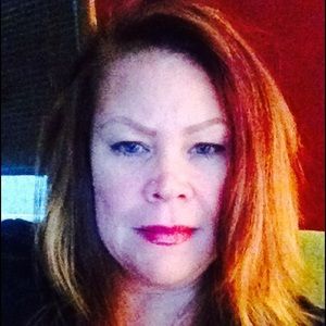 Meet your Posher, Deborah